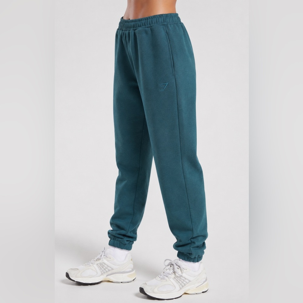 Gymshark Women’s Rest Day Jogger Sweatpants– Green/Teal (Medium)
